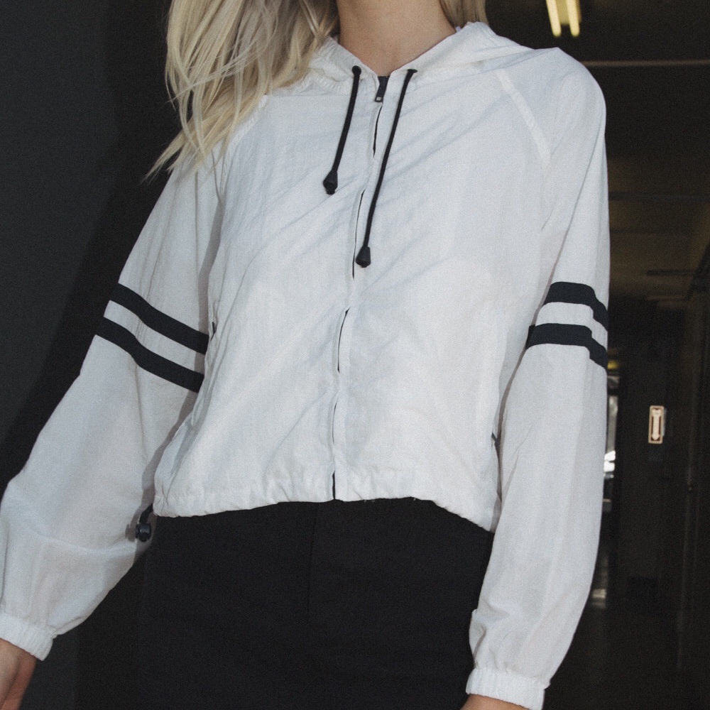 Brandy Melville Henrietta Windbreaker